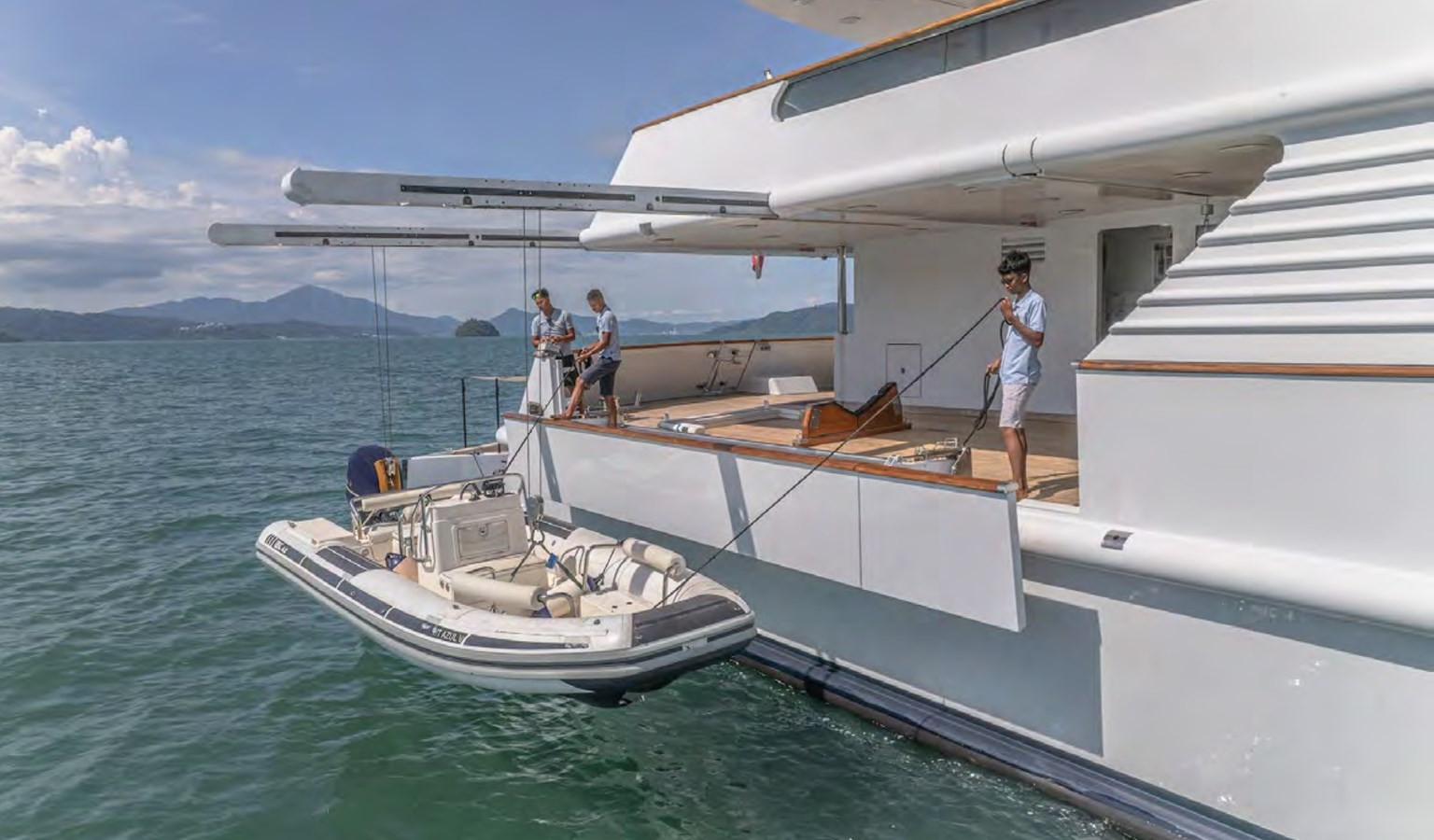 https://arconyachts.ams3.digitaloceanspaces.com/58243/conversions/large_4053945-optimize.jpg
