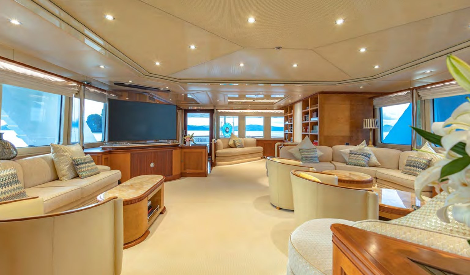 https://arconyachts.ams3.digitaloceanspaces.com/58248/conversions/large_4053937-optimize.jpg