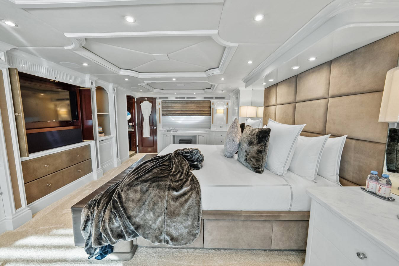 https://arconyachts.ams3.digitaloceanspaces.com/58407/conversions/large_4597381-optimize.jpg