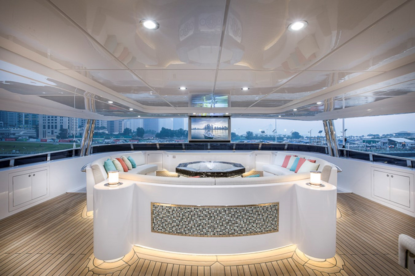 https://arconyachts.ams3.digitaloceanspaces.com/58420/conversions/large_4398665-optimize.jpg