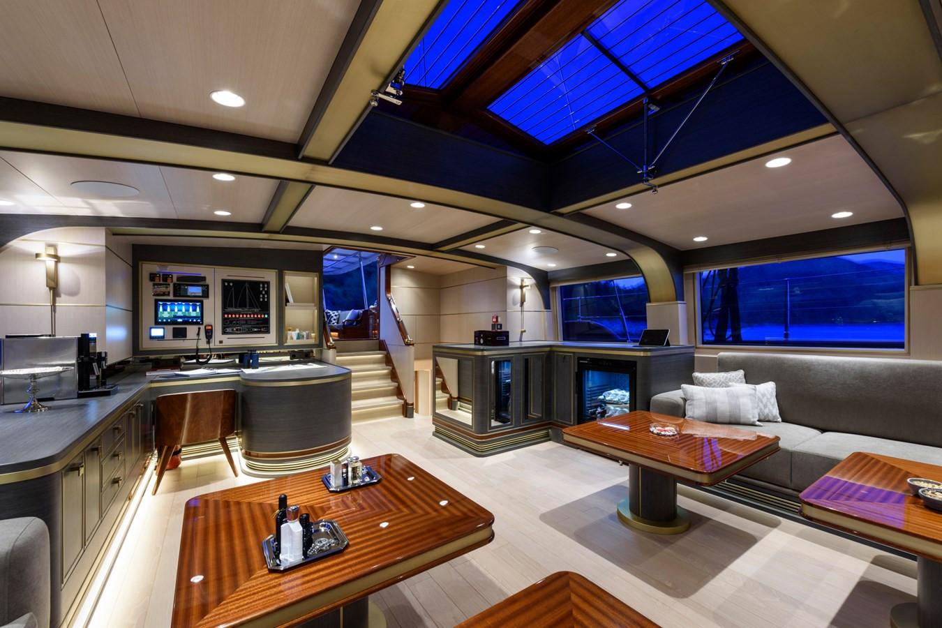 https://arconyachts.ams3.digitaloceanspaces.com/58430/conversions/large_4749504-optimize.jpg
