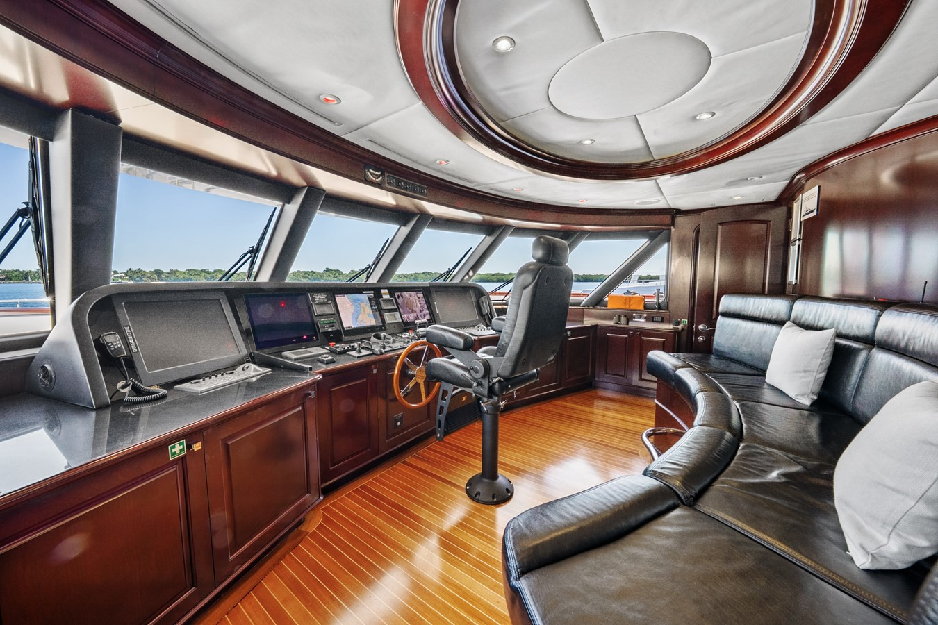 https://arconyachts.ams3.digitaloceanspaces.com/58472/conversions/large_4597402-optimize.jpg