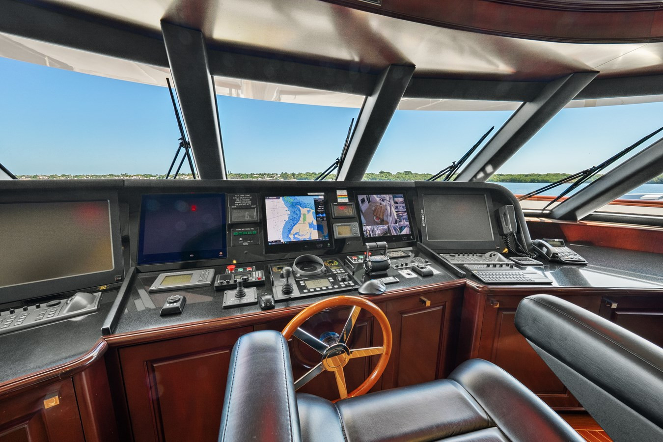 https://arconyachts.ams3.digitaloceanspaces.com/58475/conversions/large_4597403-optimize.jpg
