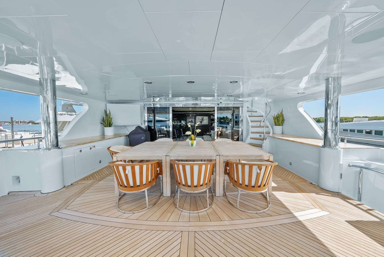 https://arconyachts.ams3.digitaloceanspaces.com/58500/conversions/large_4597415-optimize.jpg