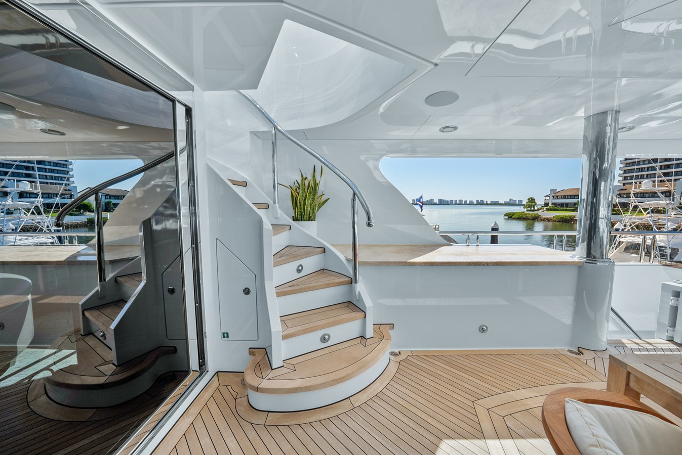 https://arconyachts.ams3.digitaloceanspaces.com/58503/conversions/large_4597416-optimize.jpg