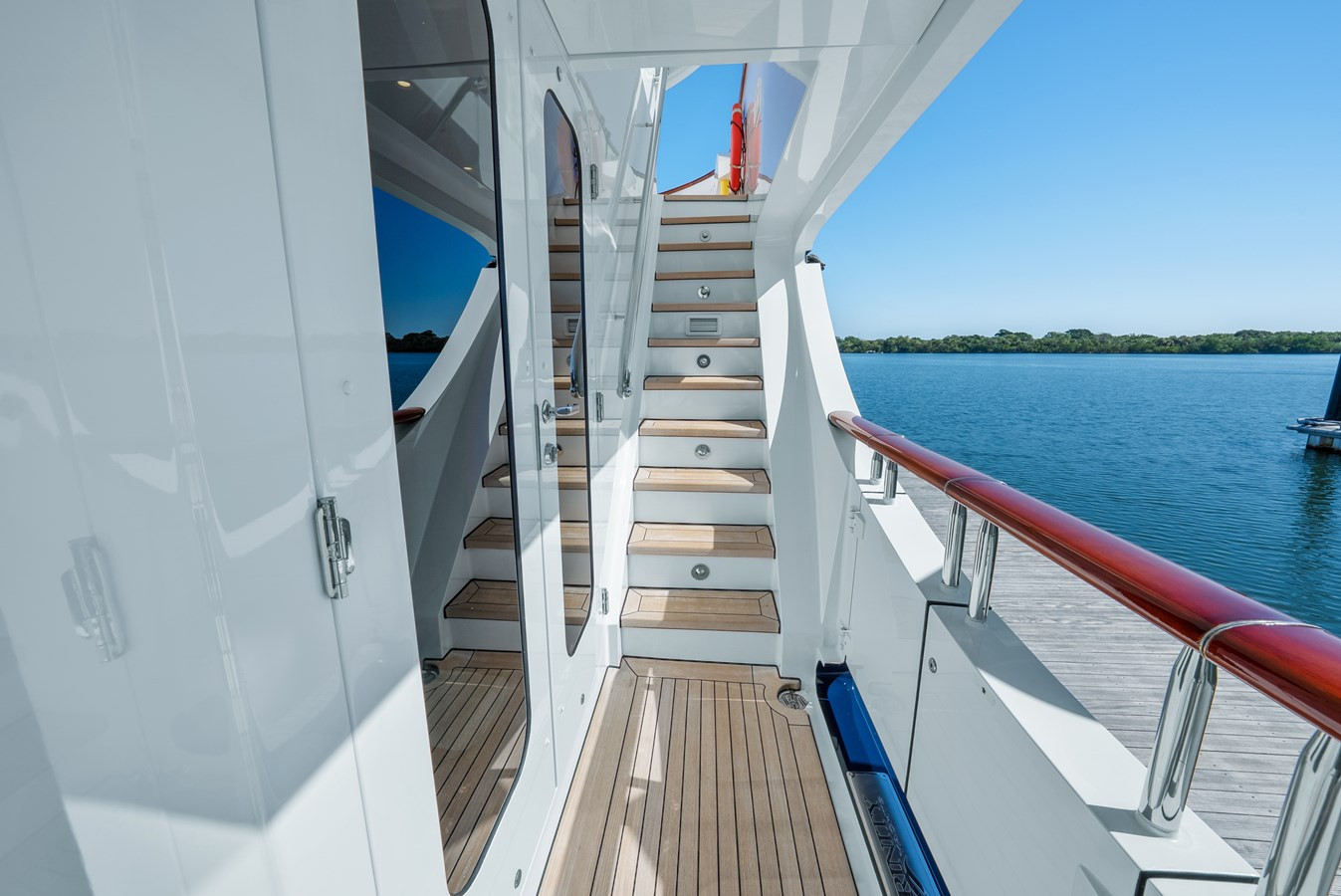 https://arconyachts.ams3.digitaloceanspaces.com/58523/conversions/large_4597423-optimize.jpg