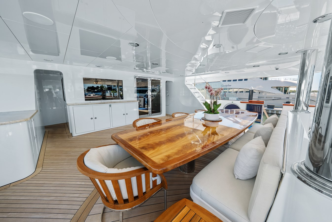 https://arconyachts.ams3.digitaloceanspaces.com/58532/conversions/large_4597426-optimize.jpg