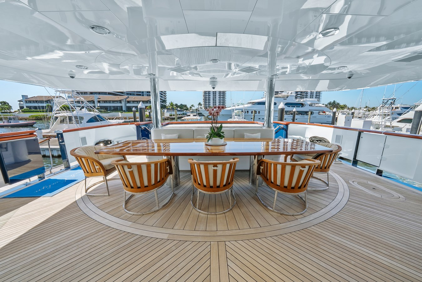 https://arconyachts.ams3.digitaloceanspaces.com/58535/conversions/large_4597427-optimize.jpg