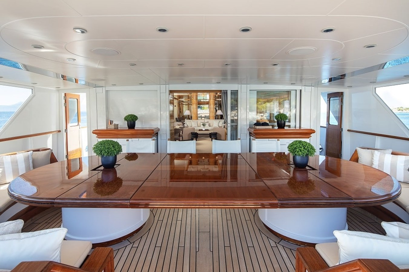 https://arconyachts.ams3.digitaloceanspaces.com/58621/conversions/large_4529934-optimize.jpg