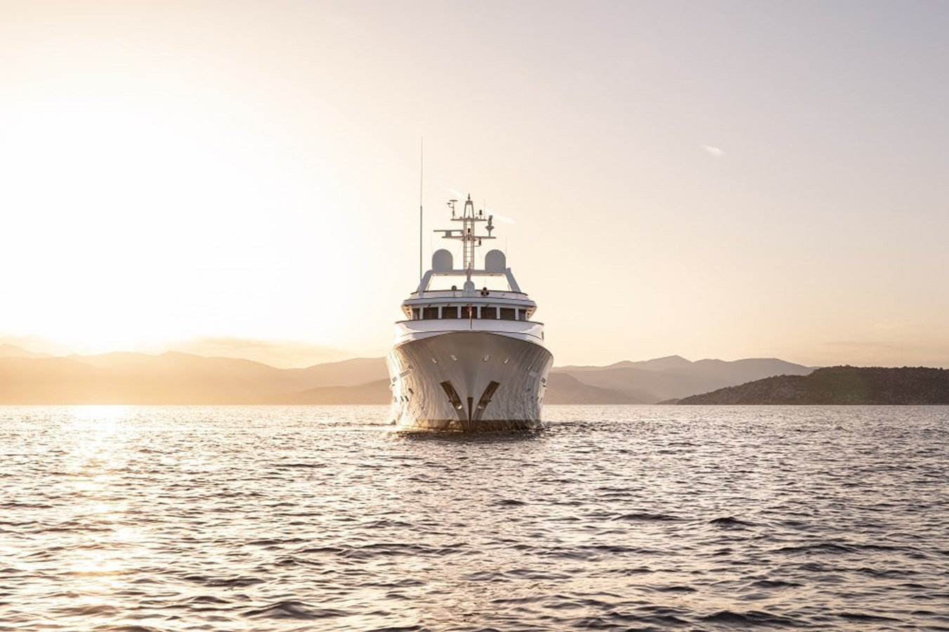 https://arconyachts.ams3.digitaloceanspaces.com/58671/conversions/large_4529952-optimize.jpg