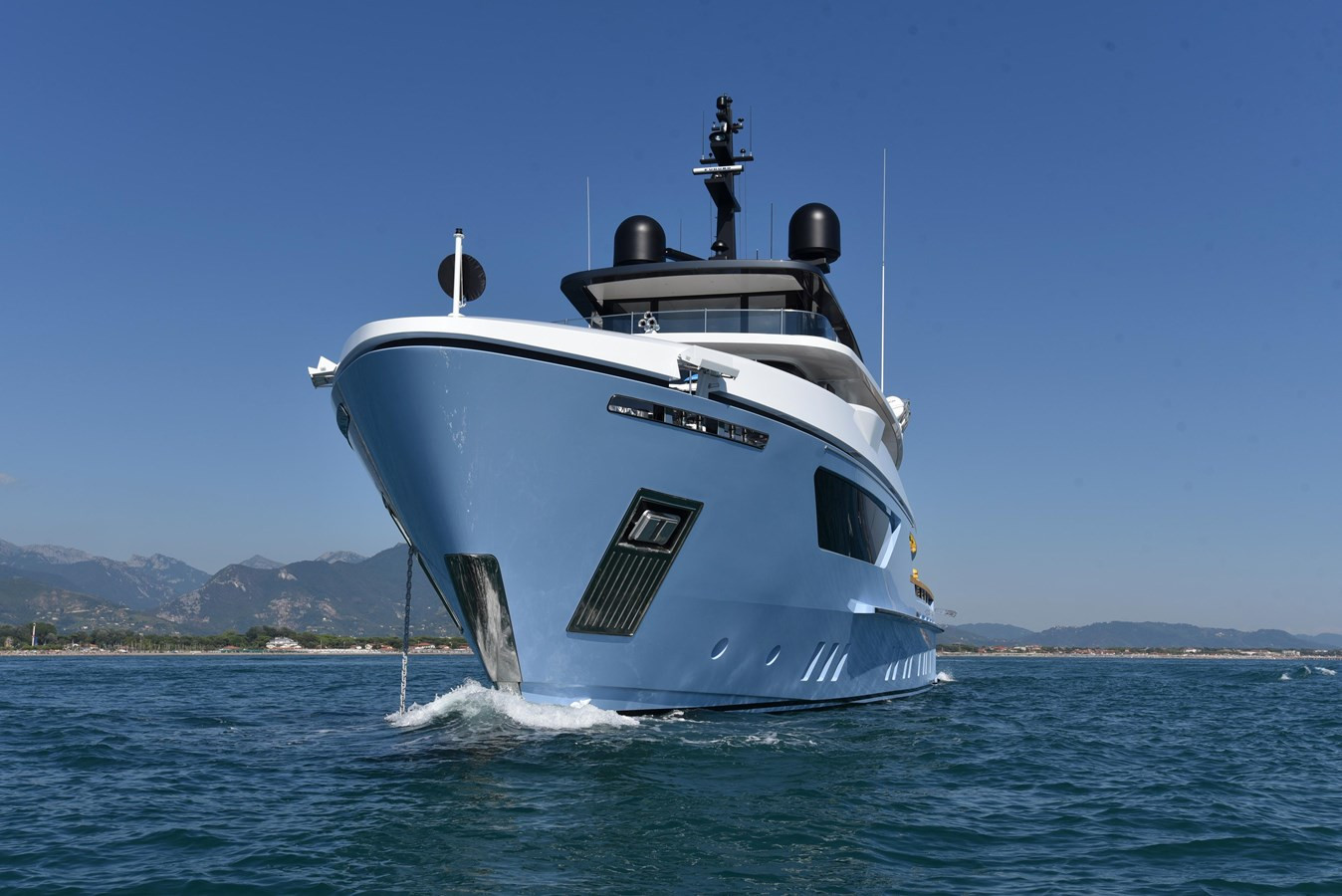 https://arconyachts.ams3.digitaloceanspaces.com/58746/conversions/large_4695927-optimize.jpg