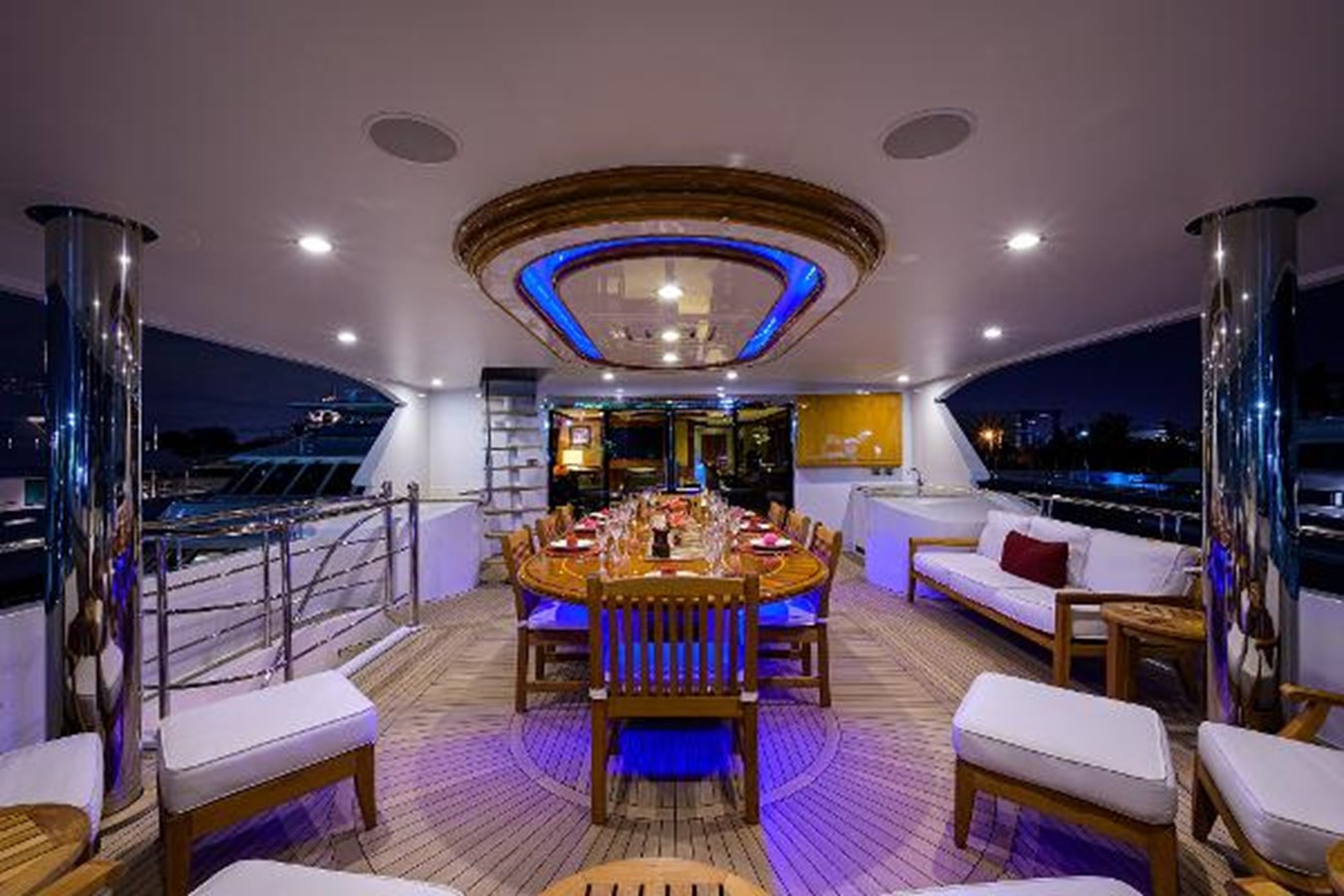 https://arconyachts.ams3.digitaloceanspaces.com/58876/conversions/large_4599347-optimize.jpg