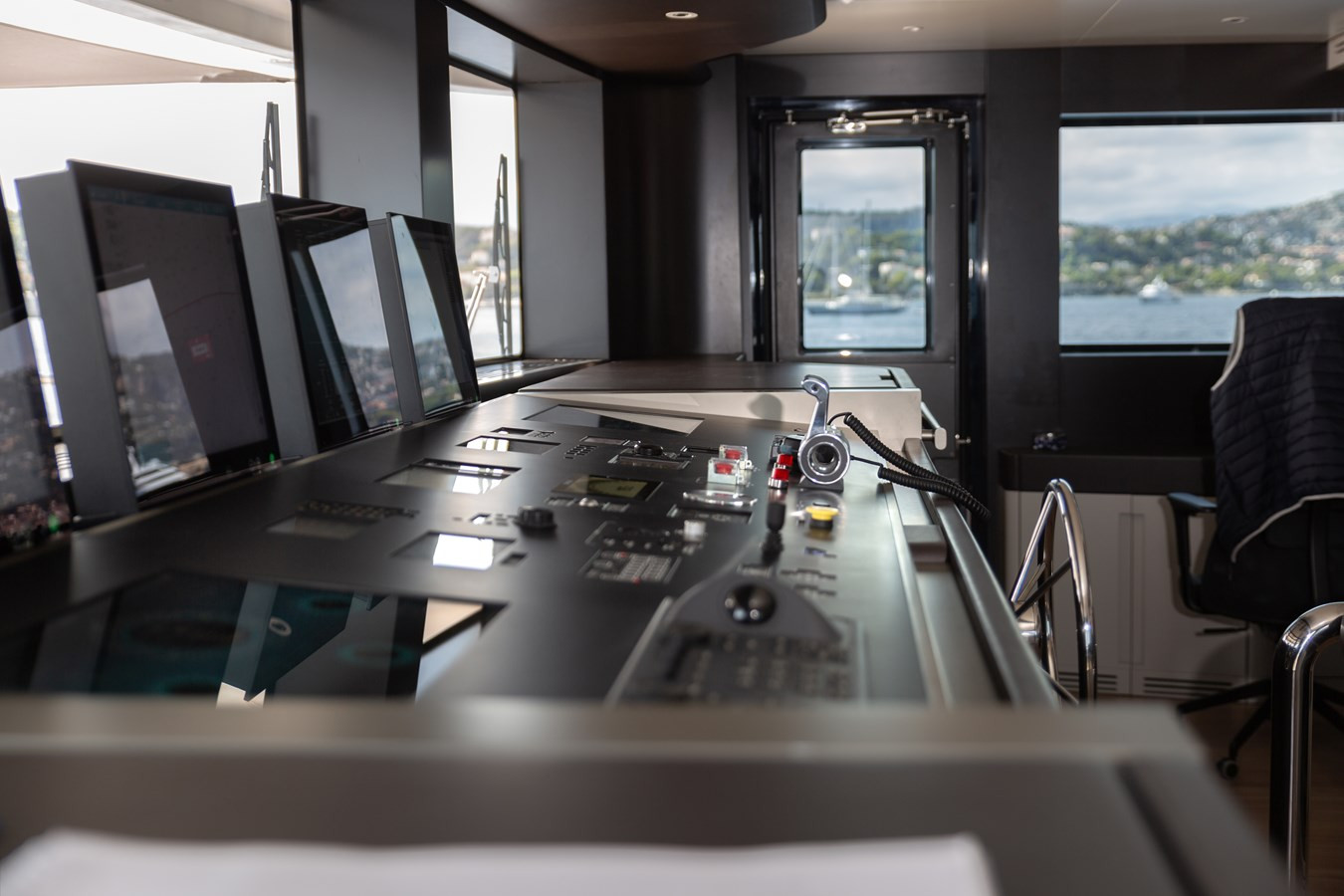 https://arconyachts.ams3.digitaloceanspaces.com/59068/conversions/large_3744184-optimize.jpg