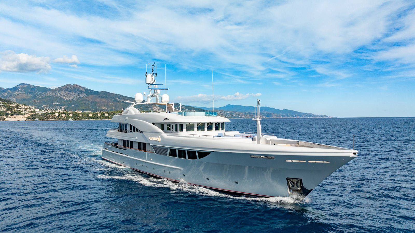 https://arconyachts.ams3.digitaloceanspaces.com/59119/conversions/large_4847210-optimize.jpg
