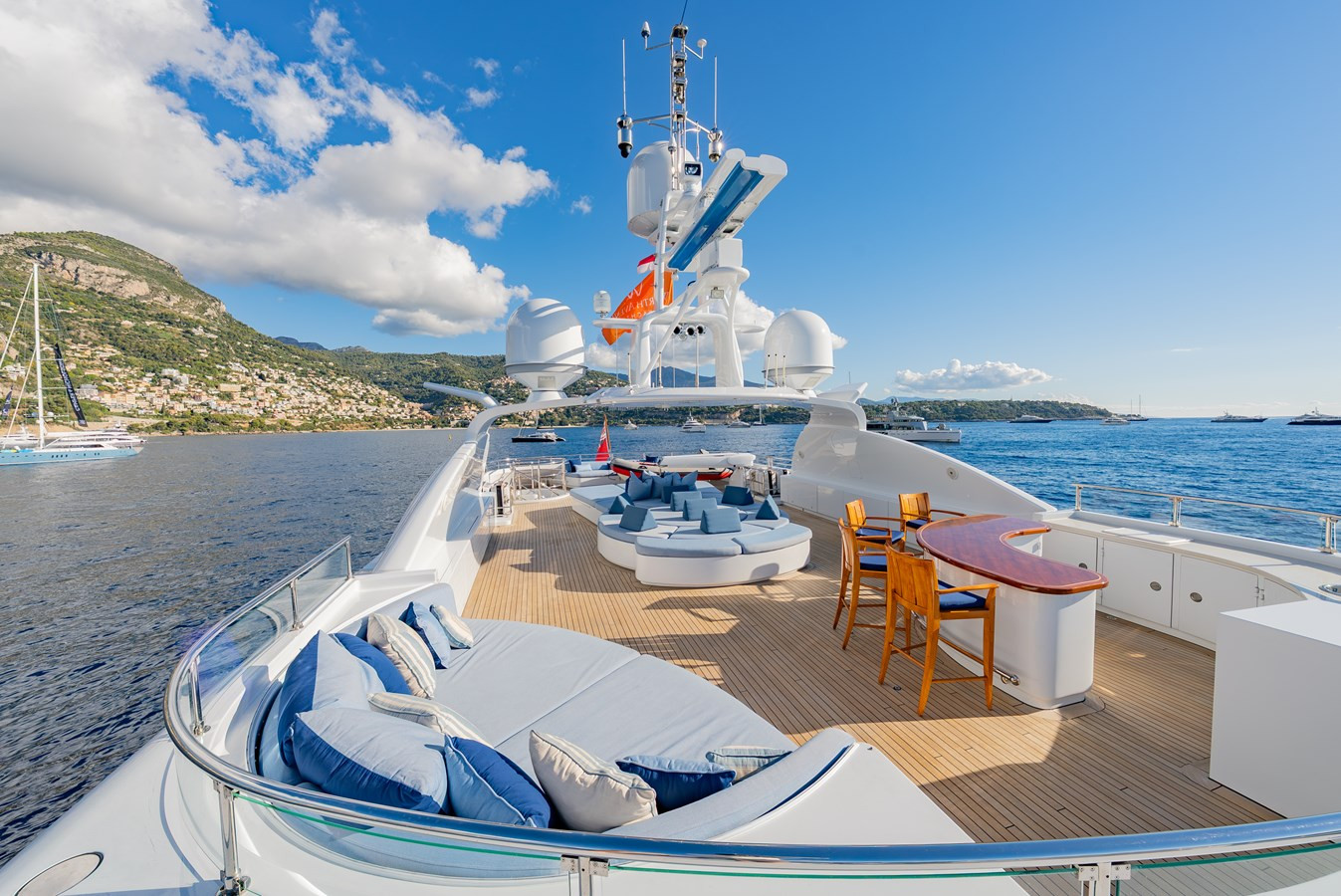 https://arconyachts.ams3.digitaloceanspaces.com/59144/conversions/large_4847219-optimize.jpg