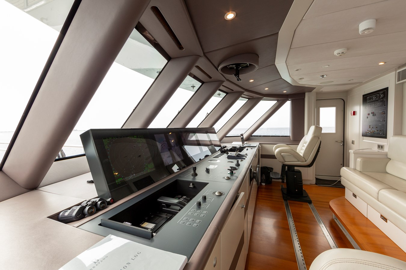 https://arconyachts.ams3.digitaloceanspaces.com/59192/conversions/large_4344312-optimize.jpg