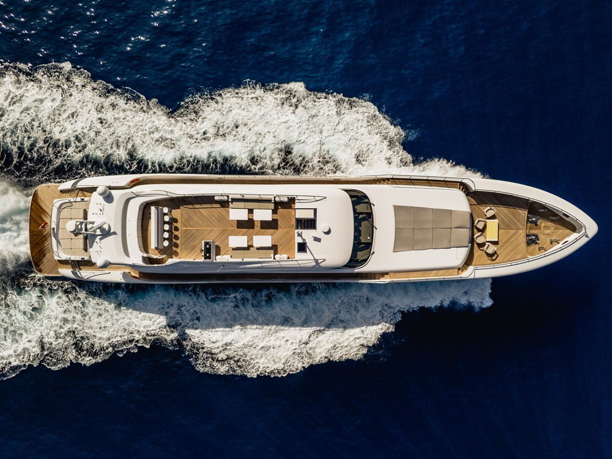 https://arconyachts.ams3.digitaloceanspaces.com/59249/conversions/large_4817362-optimize.jpg