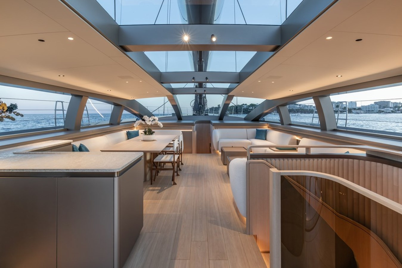 https://arconyachts.ams3.digitaloceanspaces.com/59274/conversions/large_4810433-optimize.jpg