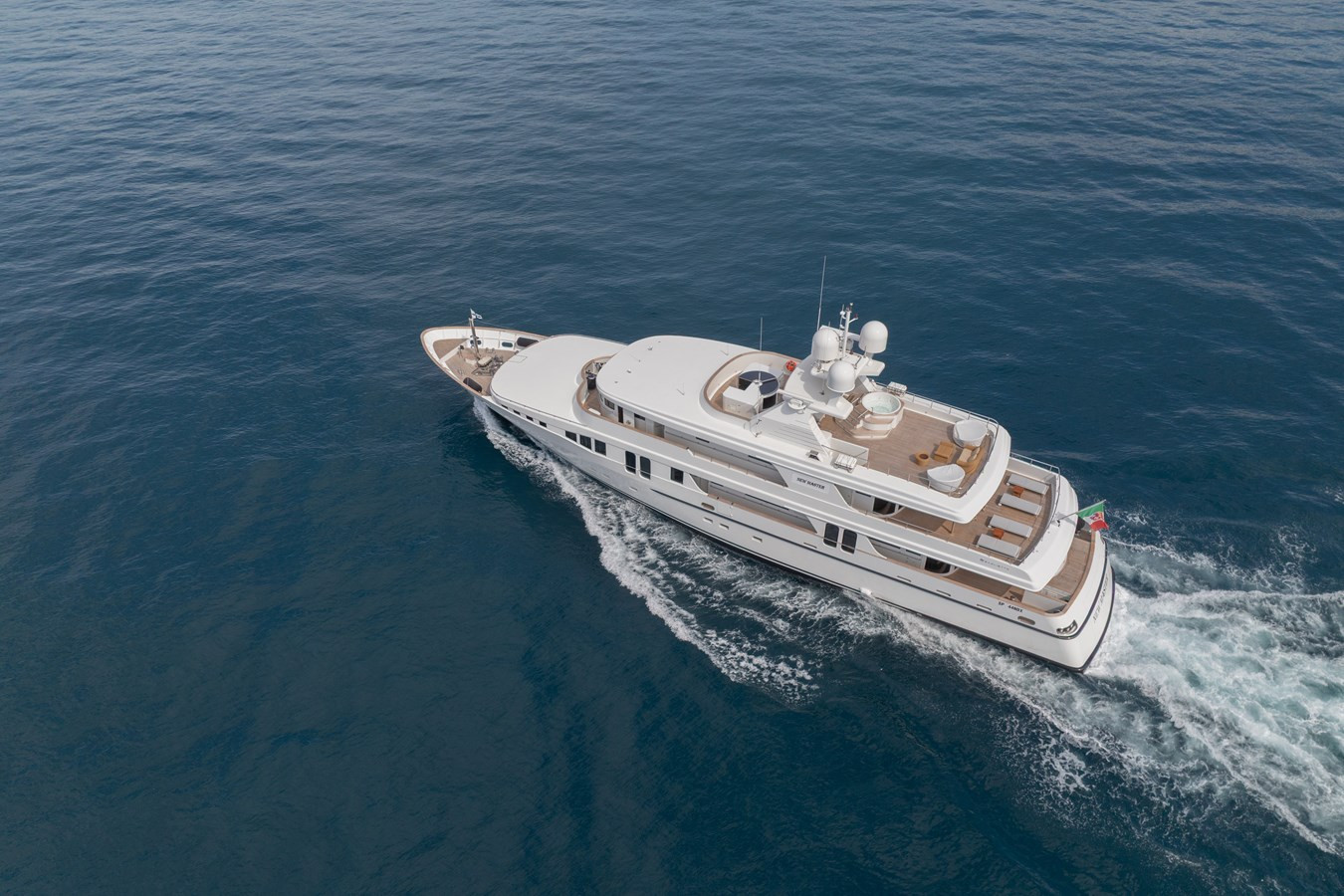 https://arconyachts.ams3.digitaloceanspaces.com/59285/conversions/large_4666429-optimize.jpg