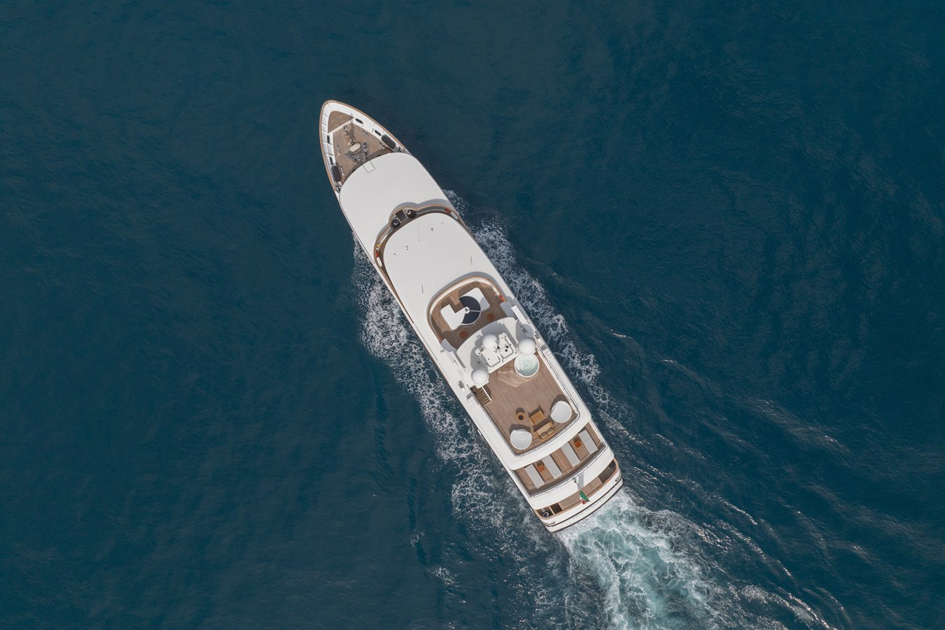 https://arconyachts.ams3.digitaloceanspaces.com/59288/conversions/large_4666430-optimize.jpg