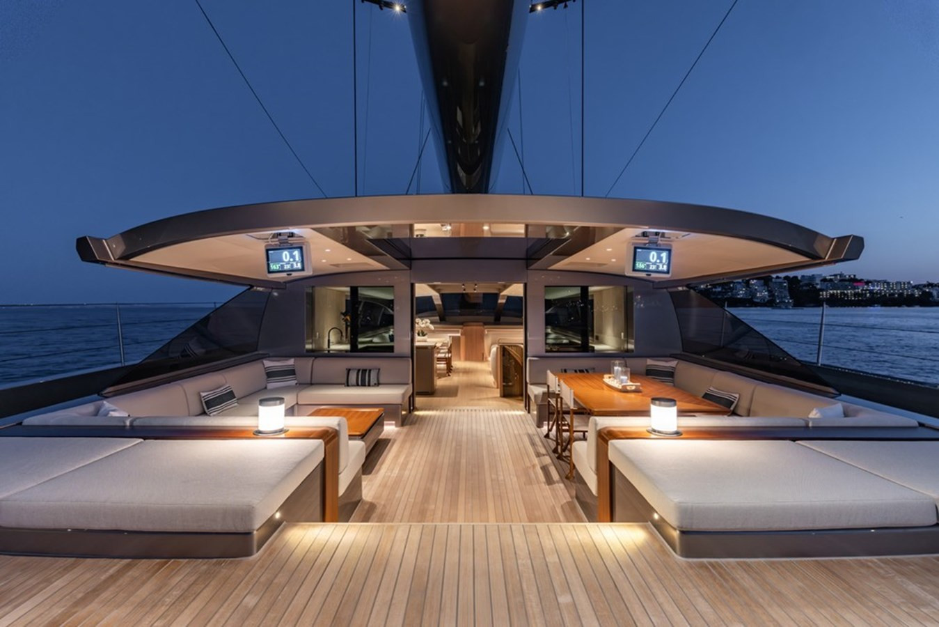 https://arconyachts.ams3.digitaloceanspaces.com/59303/conversions/large_4810437-optimize.jpg