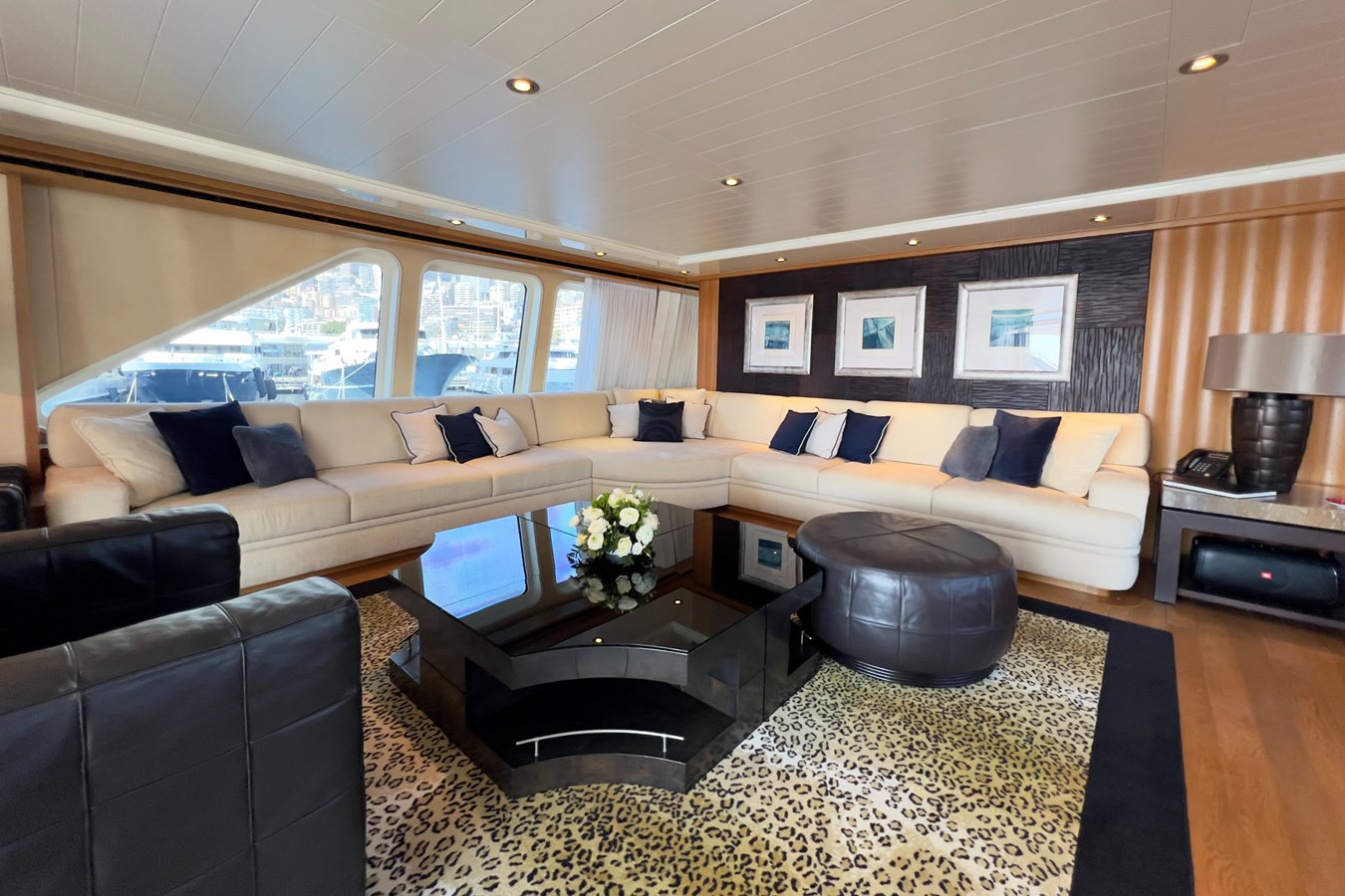 https://arconyachts.ams3.digitaloceanspaces.com/59355/conversions/large_4632952-optimize.jpg