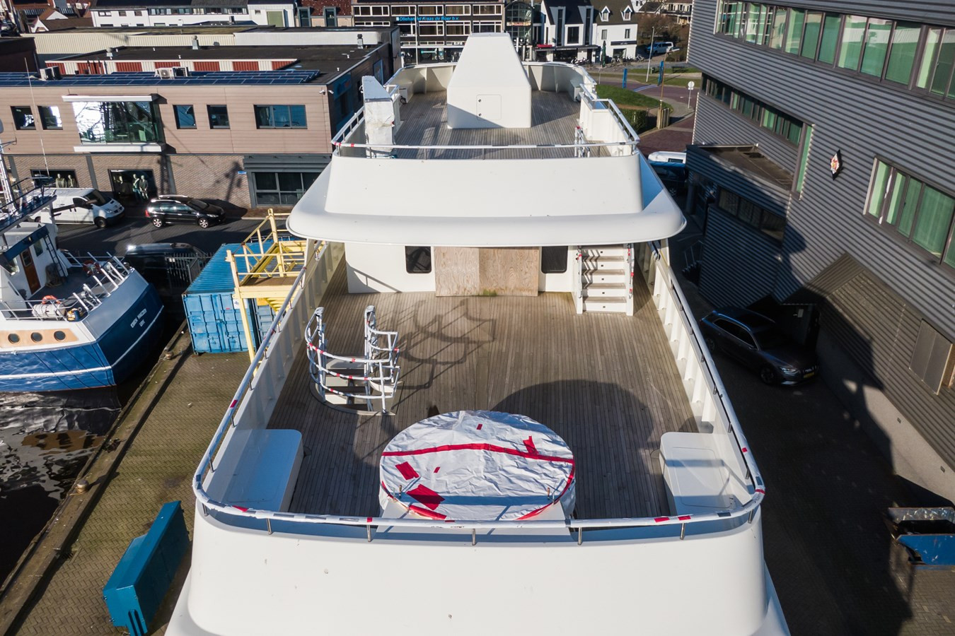 https://arconyachts.ams3.digitaloceanspaces.com/59388/conversions/large_3731693-optimize.jpg