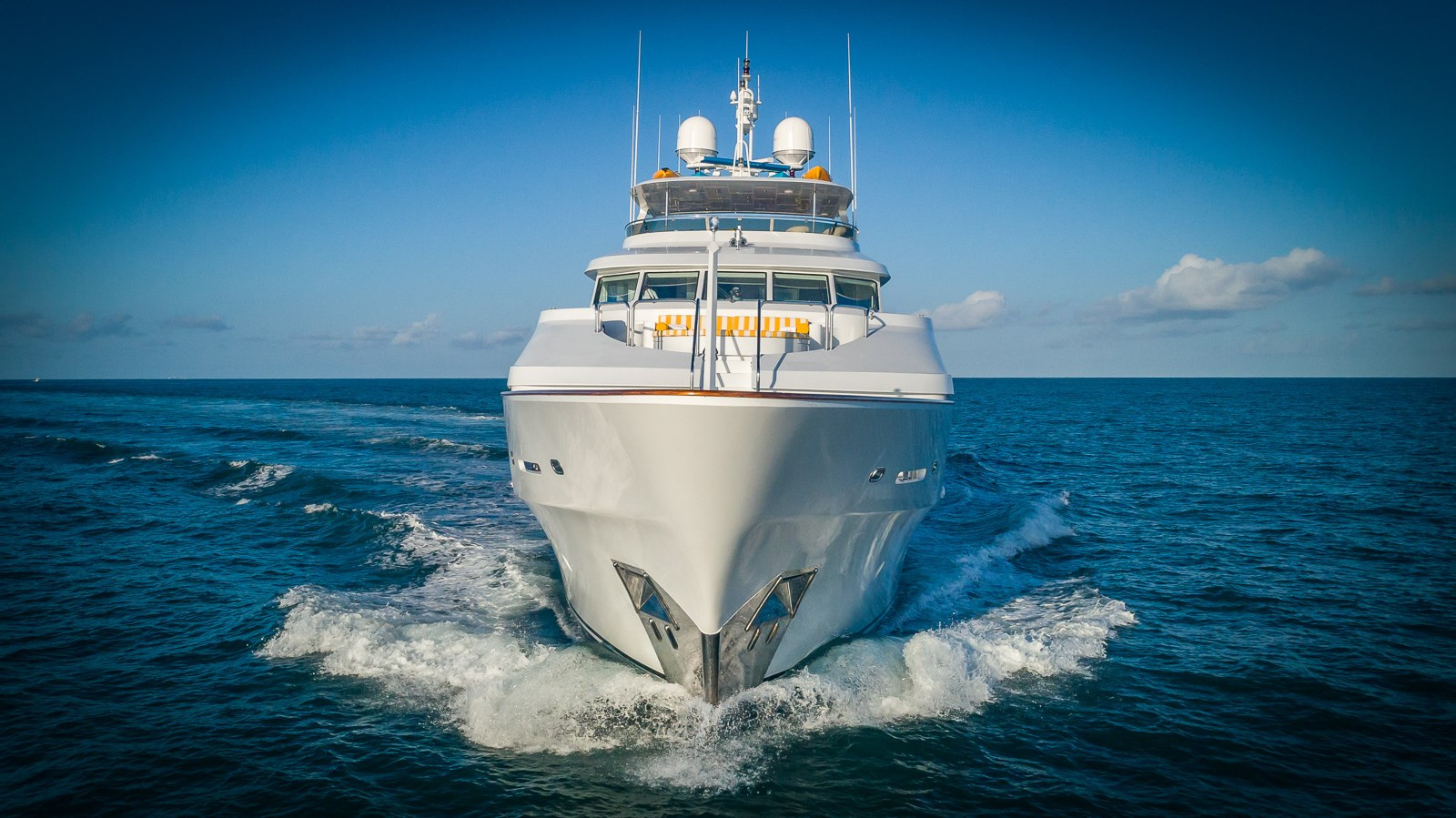 https://arconyachts.ams3.digitaloceanspaces.com/59486/conversions/large_3040417-optimize.jpg