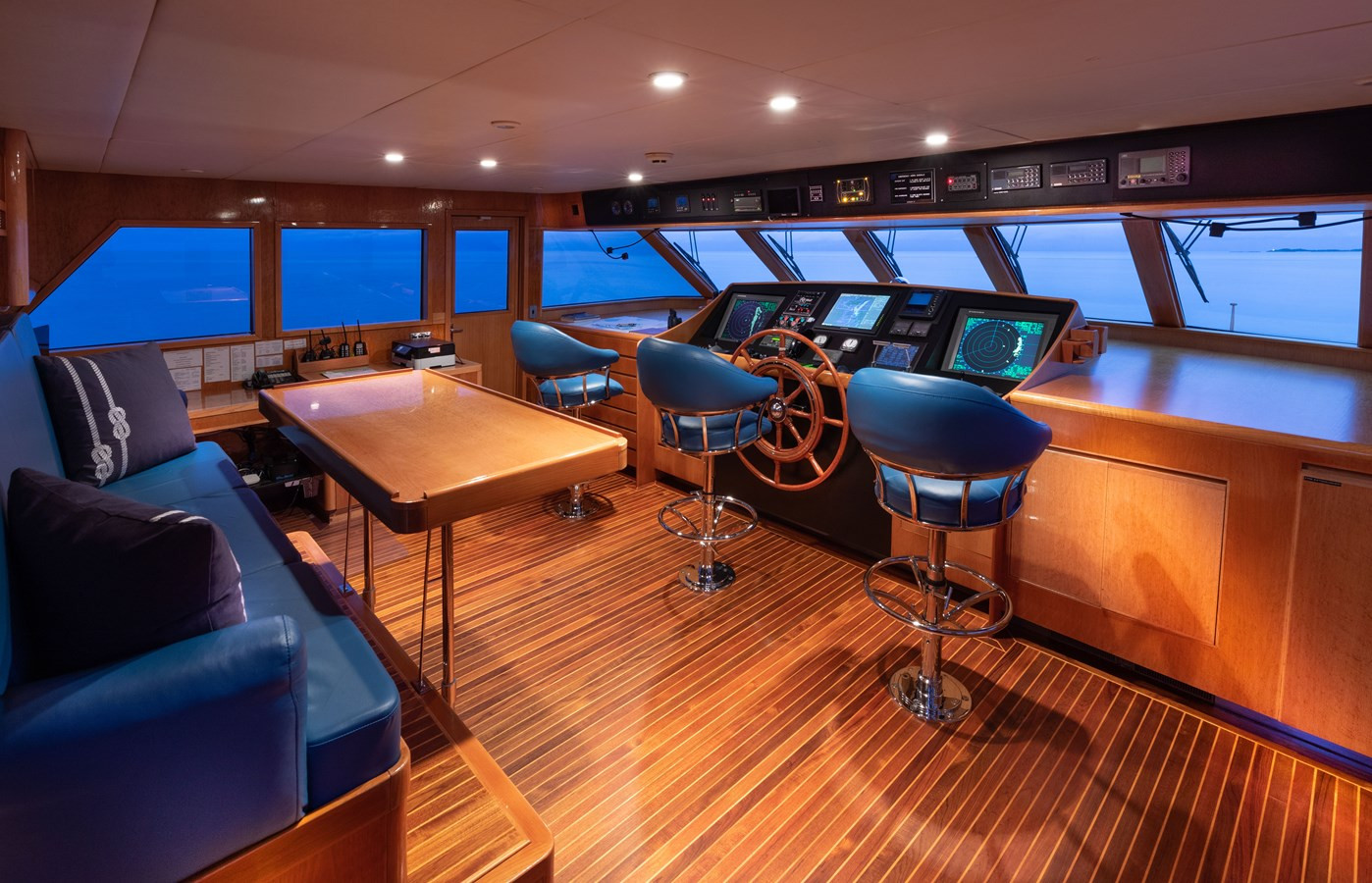 https://arconyachts.ams3.digitaloceanspaces.com/59544/conversions/large_4832294-optimize.jpg