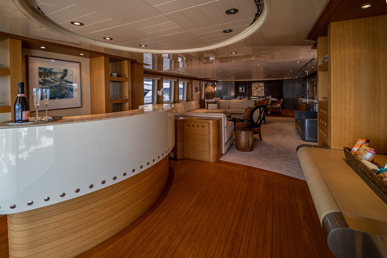 https://arconyachts.ams3.digitaloceanspaces.com/59546/conversions/large_3734364-optimize.jpg