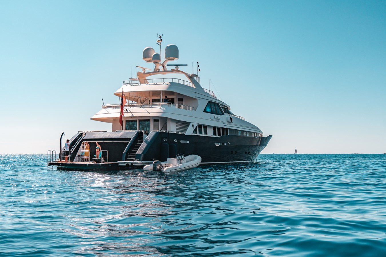 https://arconyachts.ams3.digitaloceanspaces.com/59562/conversions/large_3734370-optimize.jpg