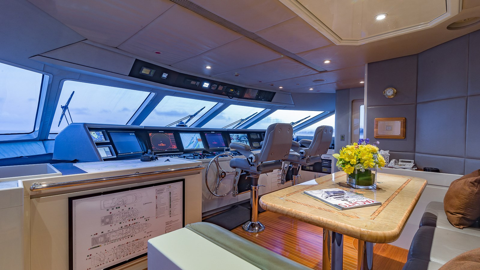 https://arconyachts.ams3.digitaloceanspaces.com/59586/conversions/large_3040406-optimize.jpg
