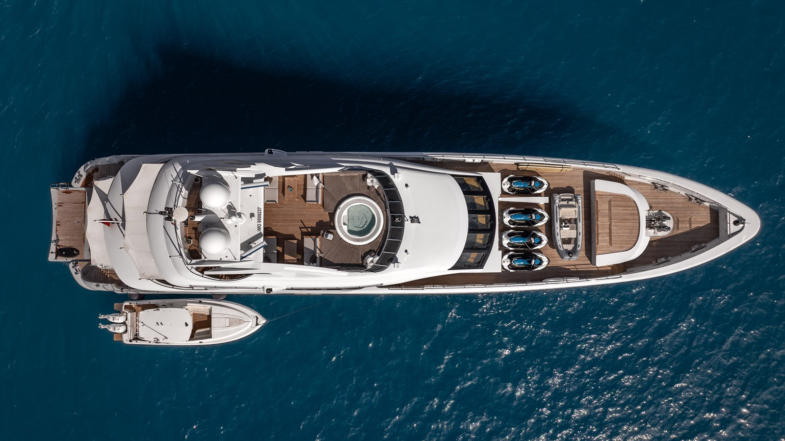 https://arconyachts.ams3.digitaloceanspaces.com/59594/conversions/large_4835378-optimize.jpg