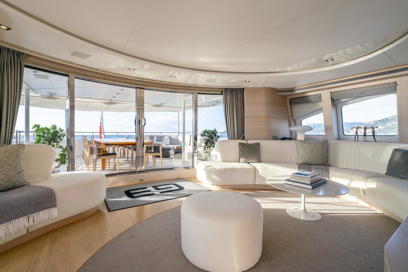 https://arconyachts.ams3.digitaloceanspaces.com/59657/conversions/large_4835301-optimize.jpg
