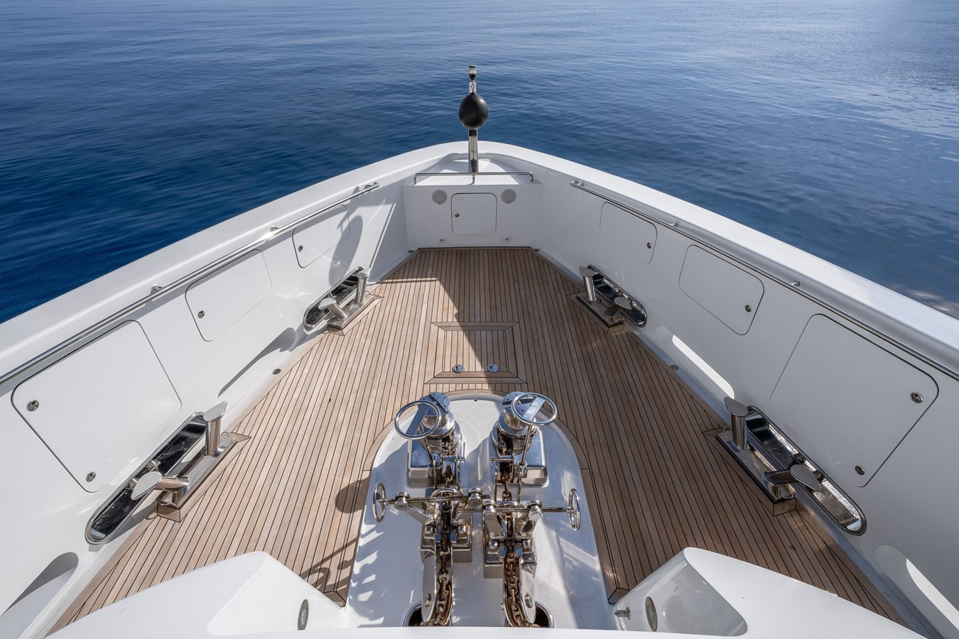 https://arconyachts.ams3.digitaloceanspaces.com/59703/conversions/large_4835324-optimize.jpg