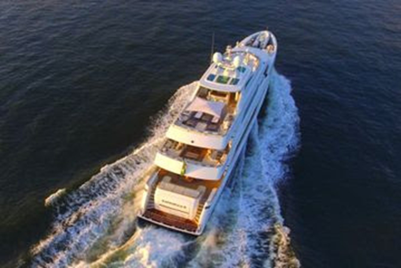https://arconyachts.ams3.digitaloceanspaces.com/59738/conversions/large_3998890-optimize.jpg