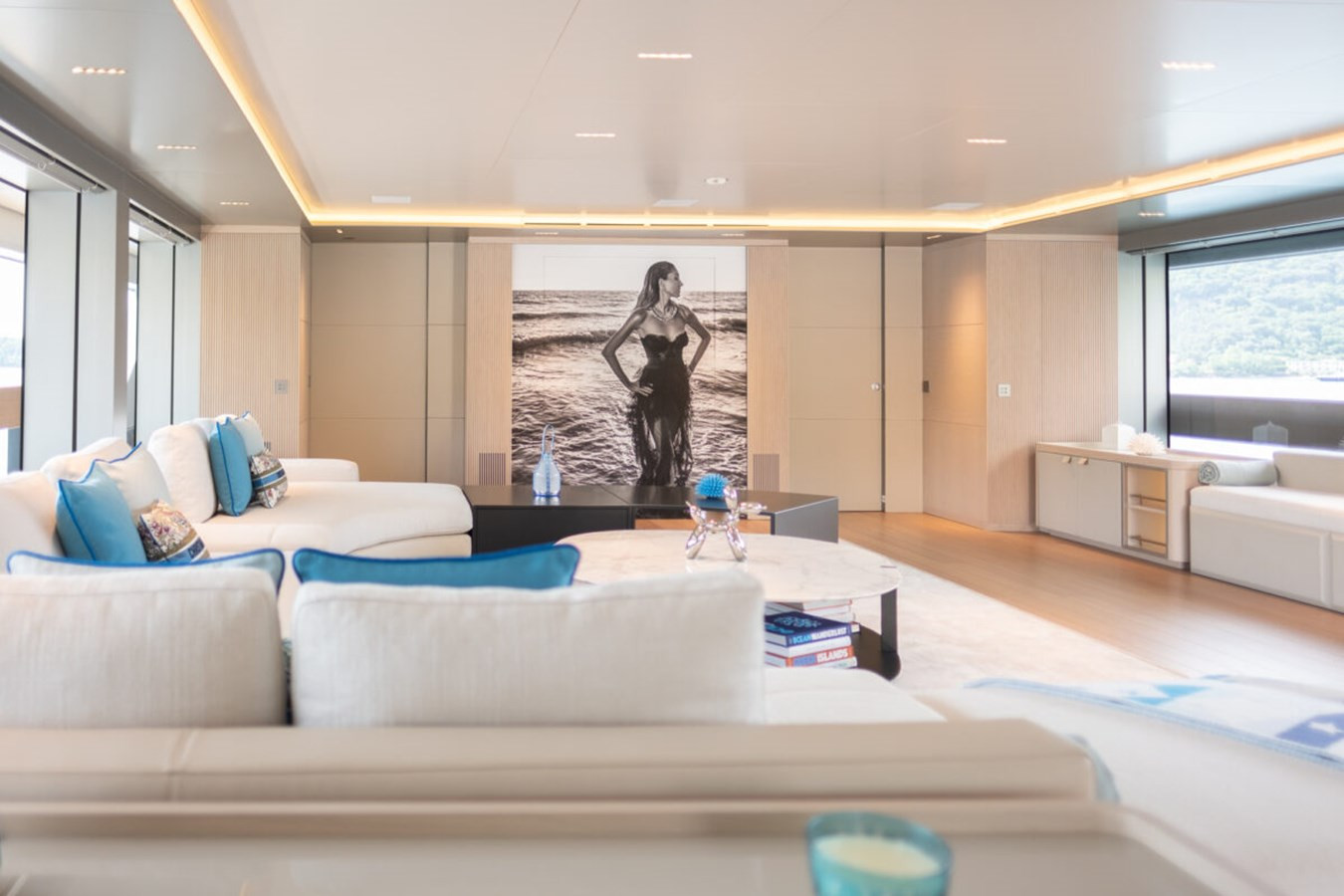 https://arconyachts.ams3.digitaloceanspaces.com/59747/conversions/large_4823405-optimize.jpg
