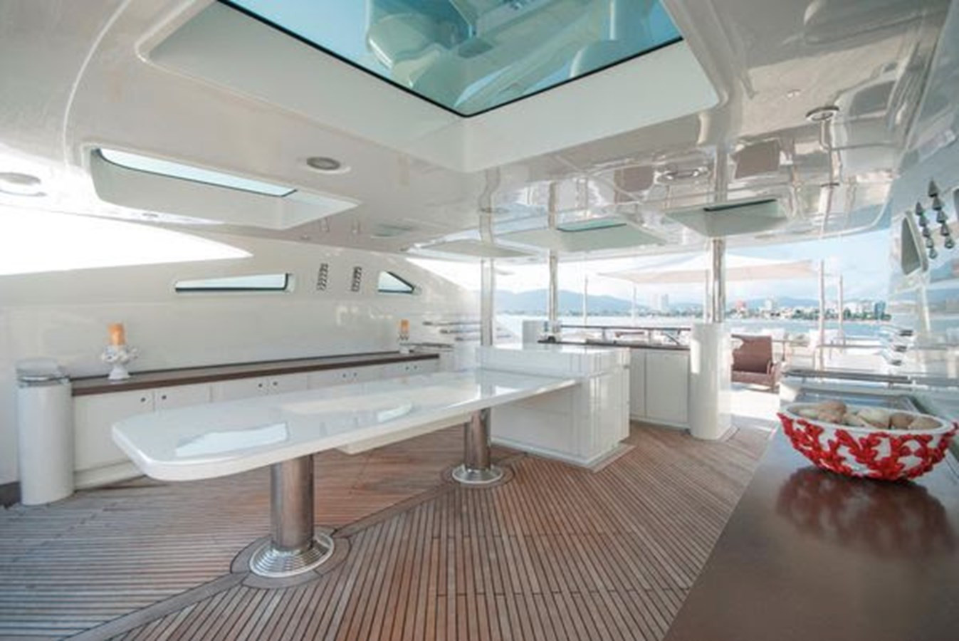 https://arconyachts.ams3.digitaloceanspaces.com/59789/conversions/large_3998909-optimize.jpg