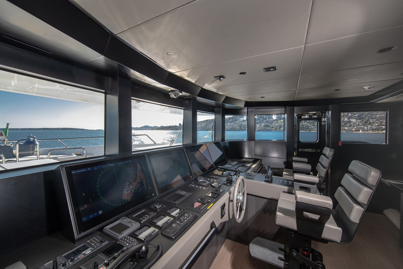 https://arconyachts.ams3.digitaloceanspaces.com/59845/conversions/large_4811272-optimize.jpg