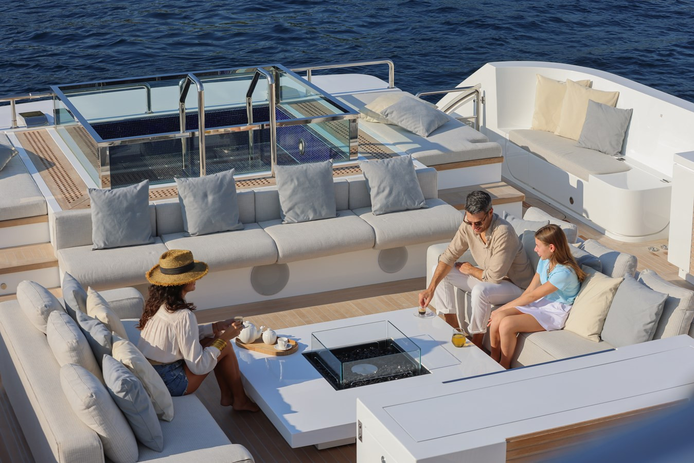https://arconyachts.ams3.digitaloceanspaces.com/59864/conversions/large_4811279-optimize.jpg