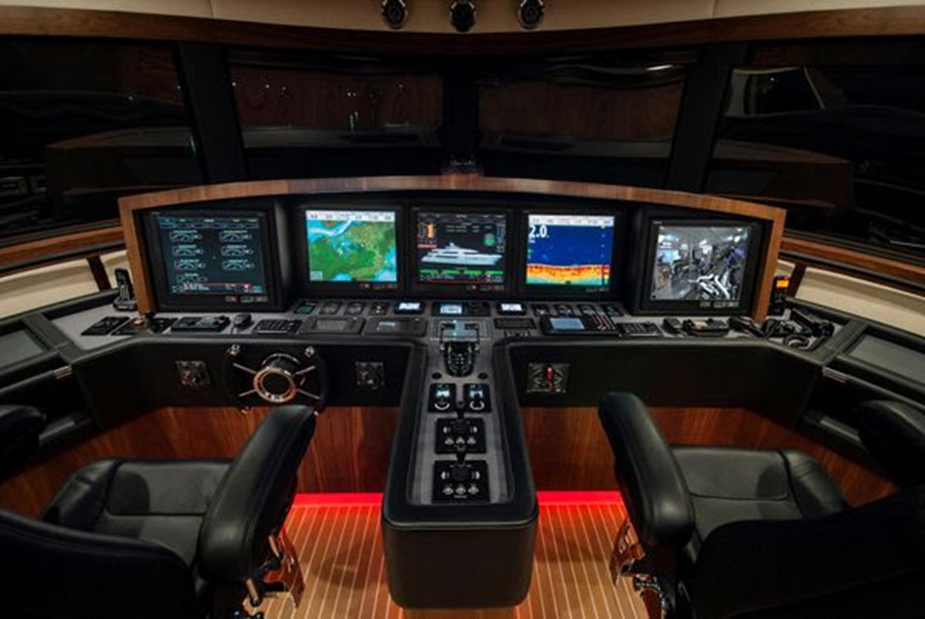 https://arconyachts.ams3.digitaloceanspaces.com/59876/conversions/large_3998939-optimize.jpg