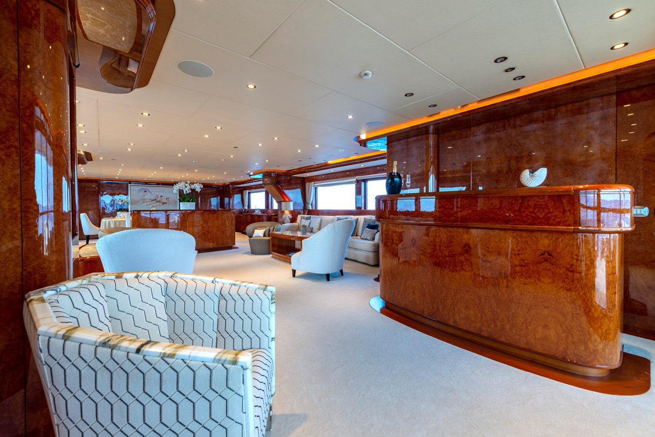 https://arconyachts.ams3.digitaloceanspaces.com/59923/conversions/large_4333378-optimize.jpg