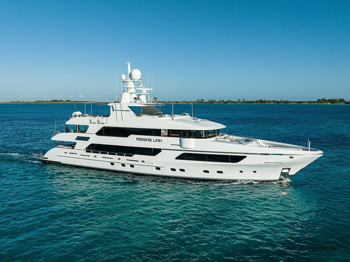 https://arconyachts.ams3.digitaloceanspaces.com/60000/conversions/large_4599715-optimize.jpg