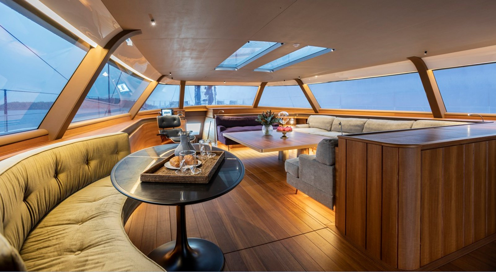 https://arconyachts.ams3.digitaloceanspaces.com/60002/conversions/large_4716786-optimize.jpg