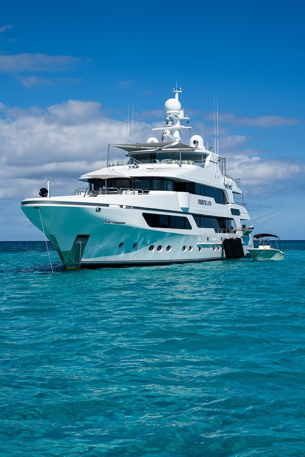 https://arconyachts.ams3.digitaloceanspaces.com/60009/conversions/large_4506052-optimize.jpg