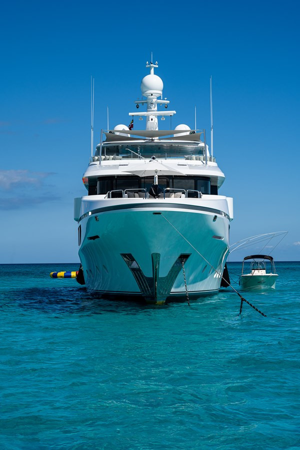 https://arconyachts.ams3.digitaloceanspaces.com/60012/conversions/large_4506051-optimize.jpg