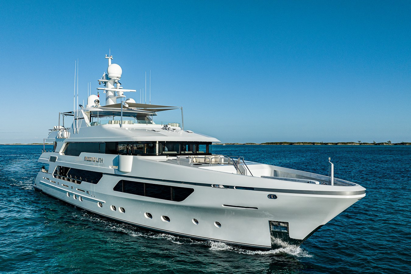 https://arconyachts.ams3.digitaloceanspaces.com/60015/conversions/large_4599717-optimize.jpg