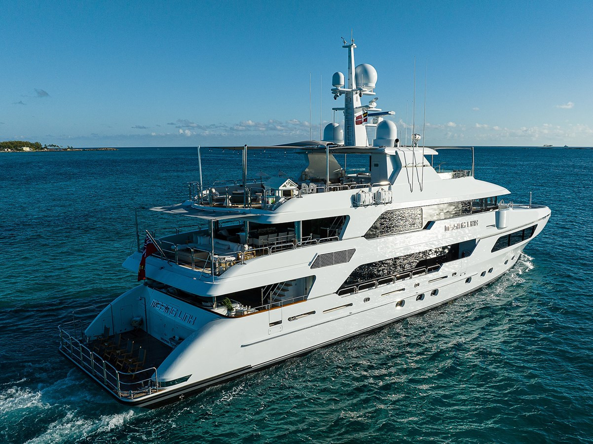 https://arconyachts.ams3.digitaloceanspaces.com/60019/conversions/large_4506070-optimize.jpg