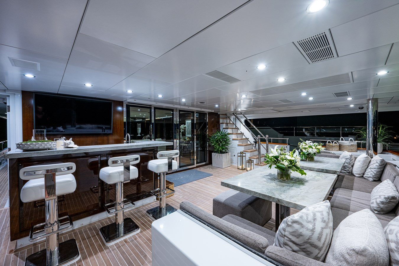 https://arconyachts.ams3.digitaloceanspaces.com/60025/conversions/large_4598531-optimize.jpg