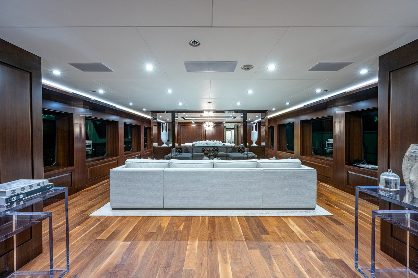 https://arconyachts.ams3.digitaloceanspaces.com/60028/conversions/large_4598540-optimize.jpg